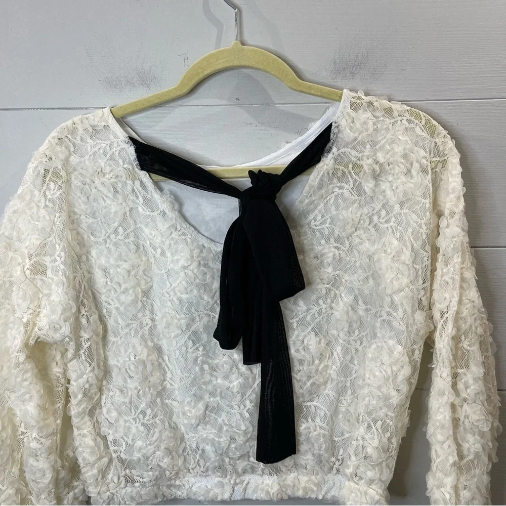 Zara | Elegant White Lace Women's Top With Tie Size Small
